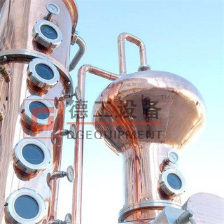 Attrezzatura di distillazione da 200L 500L per distillatore artigianale in rame Vodka Rum in vendita