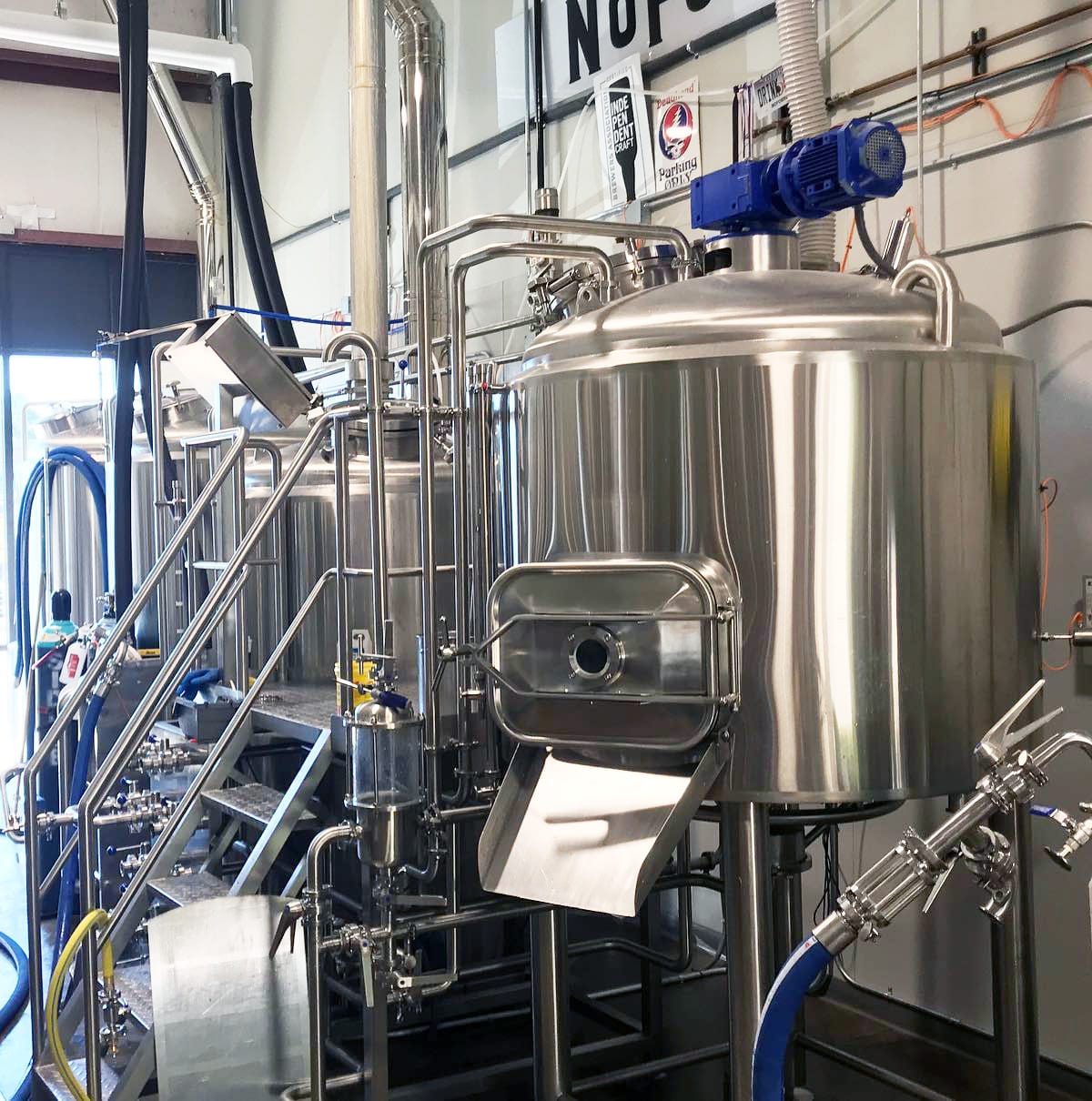 Germania TUV ha certificato la qualità superiore dell'attrezzatura per la produzione di birra in acciaio inossidabile per uso alimentare micro fabbrica di birra 100L-2000L
