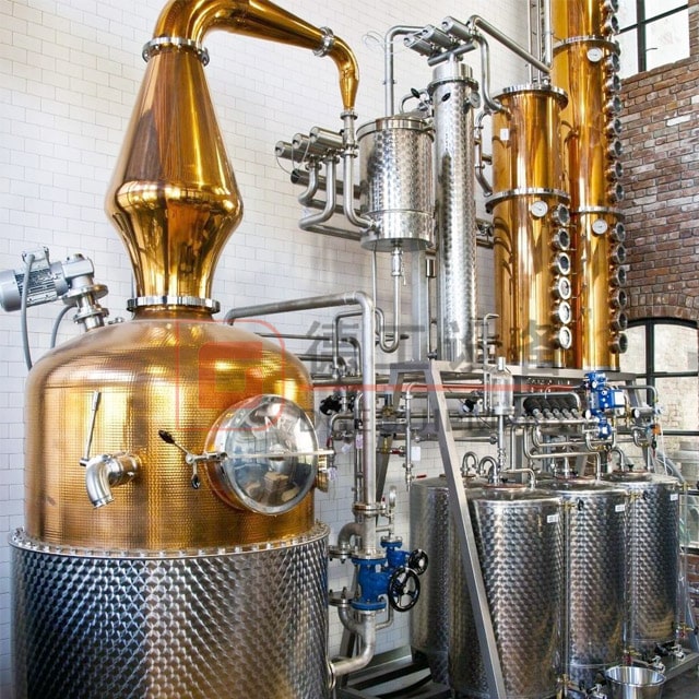 Deflemmatore di rame della distilleria da 200 galloni di qualsiasi dimensione ancora per Vodka Gin Whisky in vendita