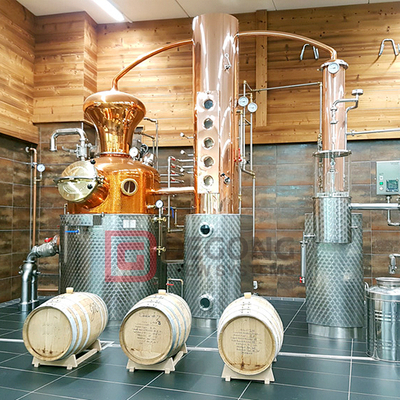 1000L 264Gallon Gin Whisky Brewing Equipment Produttore di attrezzature per liquori distillatori in rame