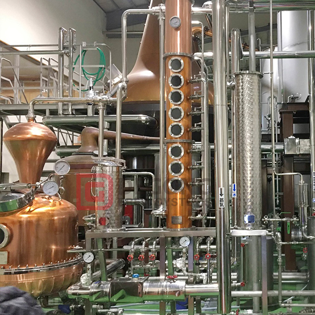Attrezzatura per distillatore in rame di alta qualità da 200 litri / 53 galloni per Whisky Brandy Gin